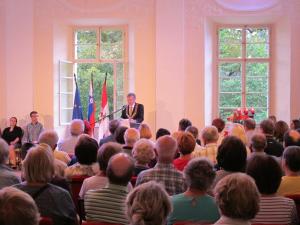 Slovesnost v Baročni dvorani.